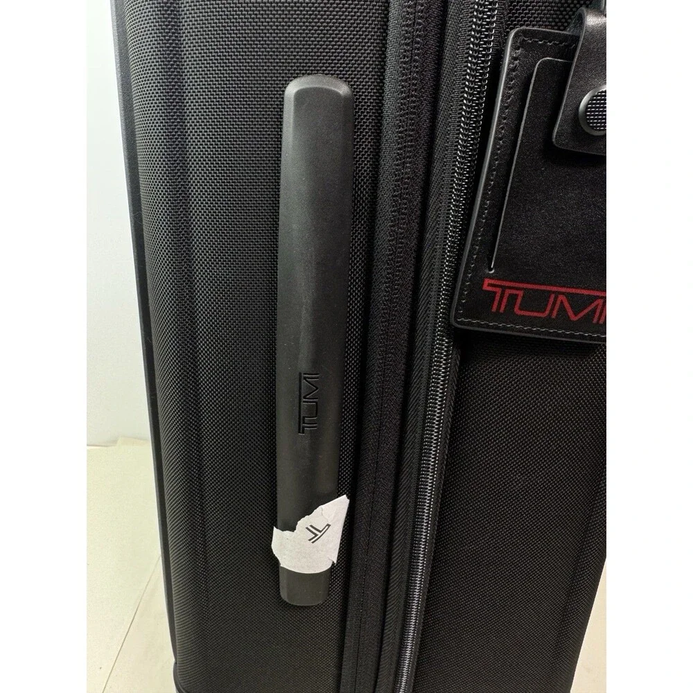 Tumi Alpha 3 International Expandable 4 Wheeled CarryOn Spinner Suitcase Luggage